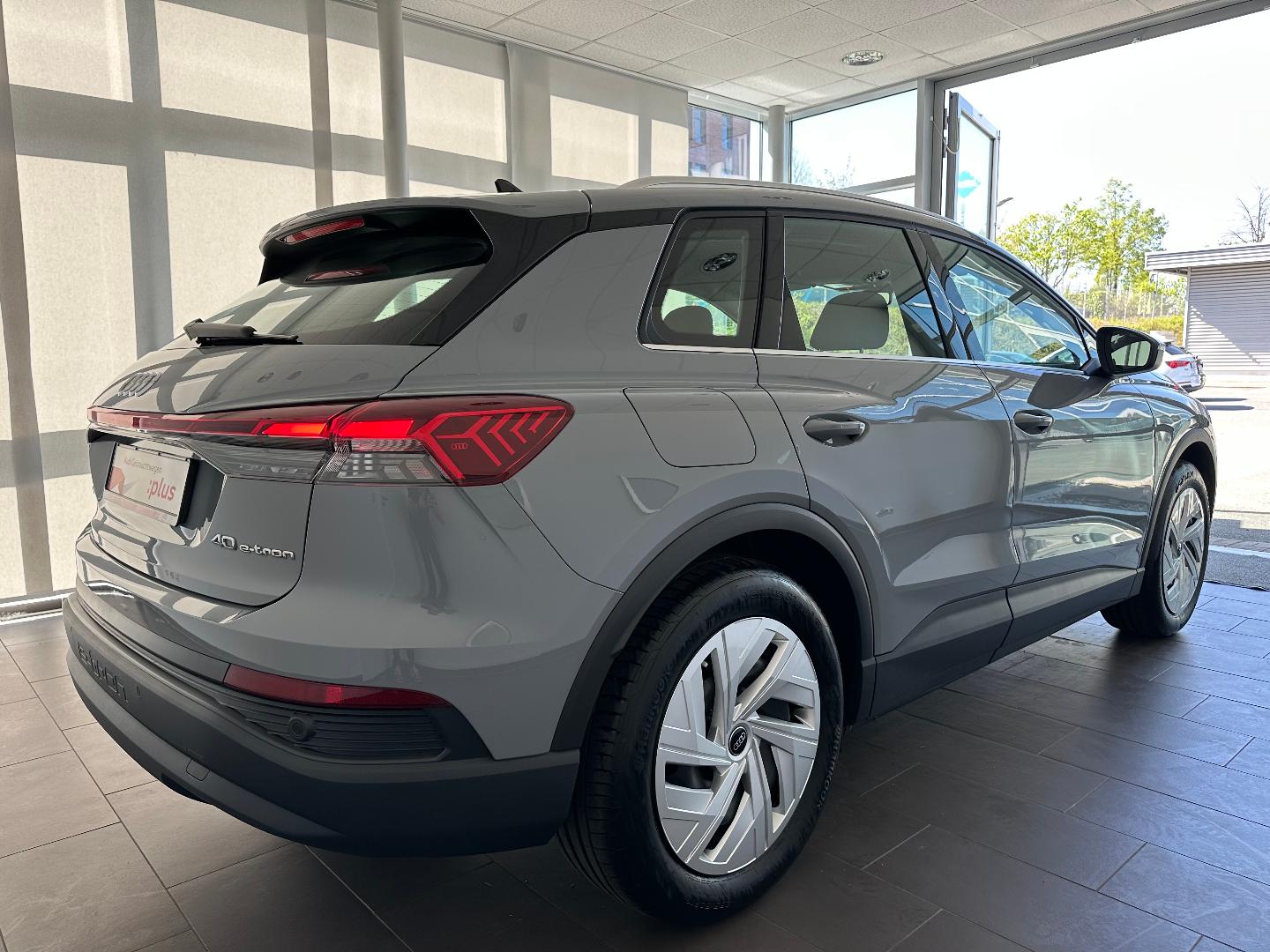 Image about Audi Q4 e-tron 40 e-tron