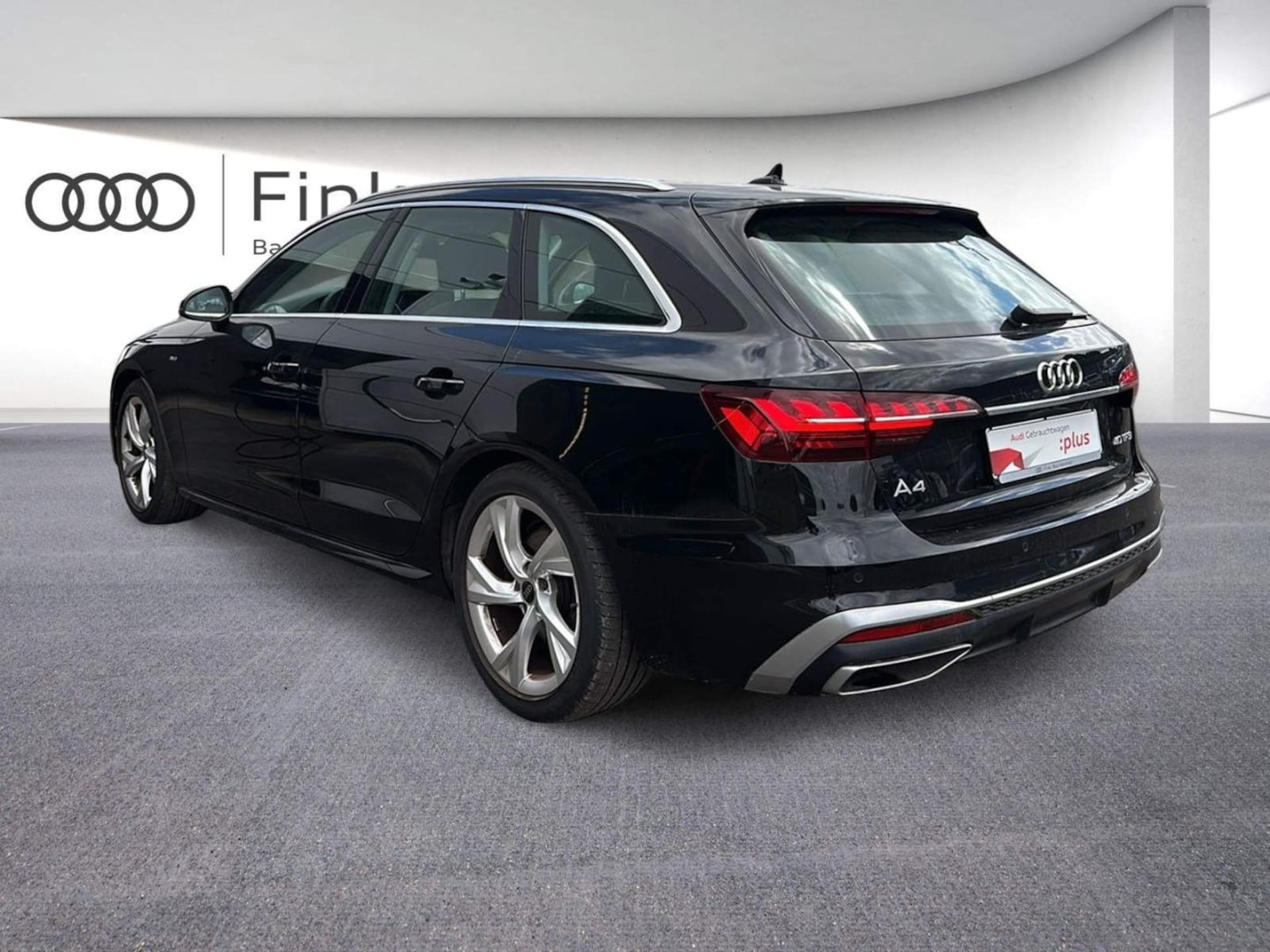 Audi A4 Avant S line