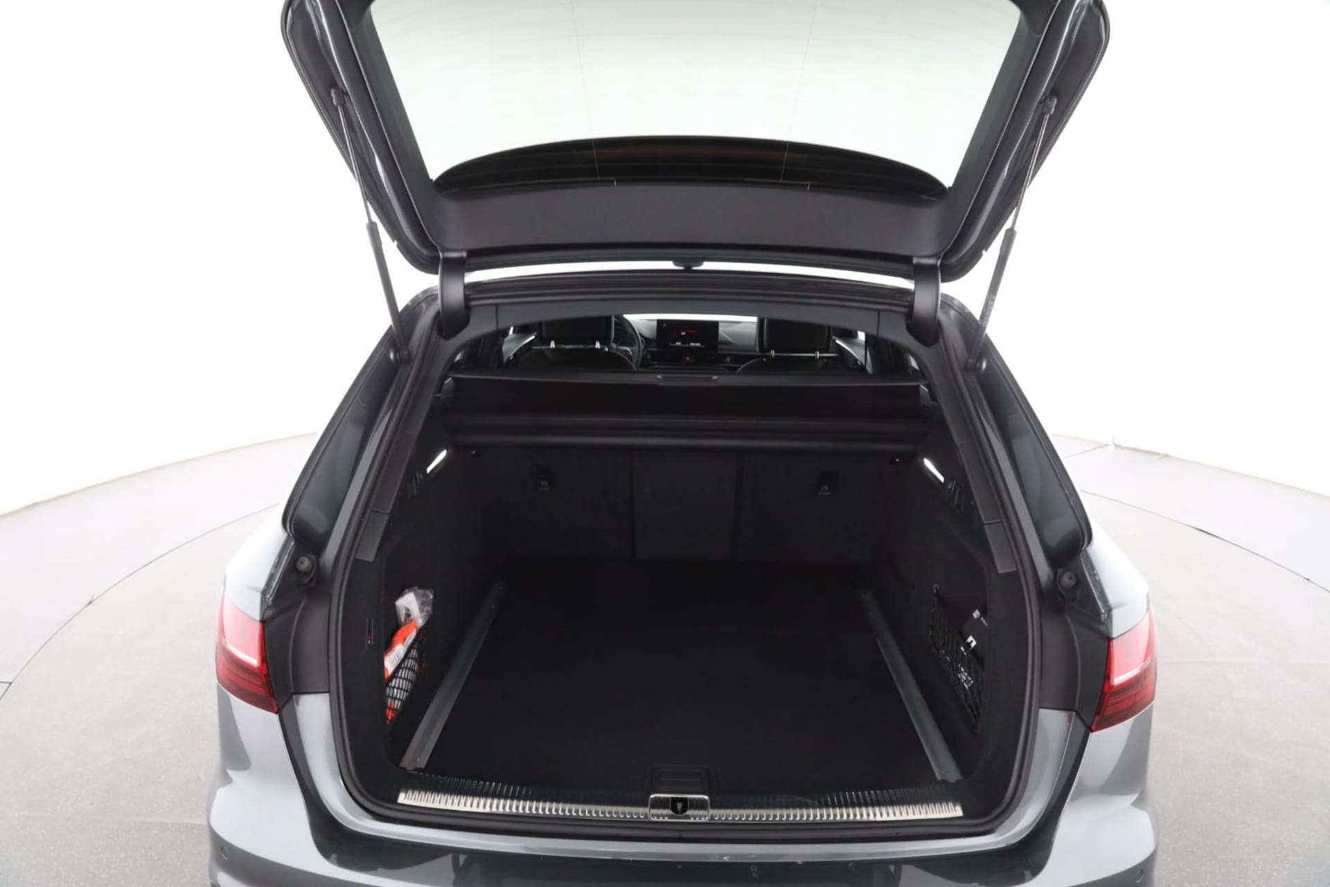Audi A4 Avant S line