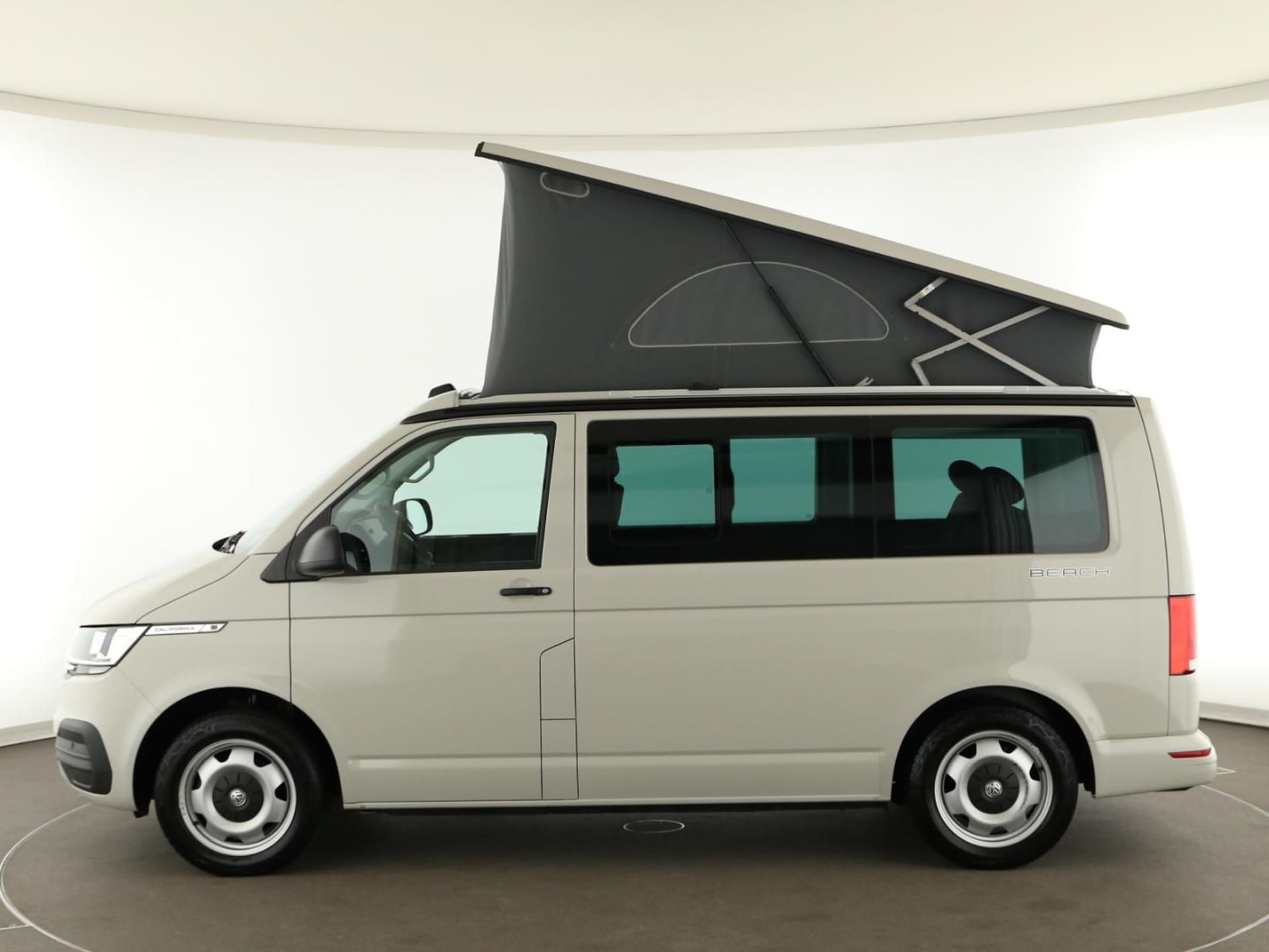 Volkswagen T6.1 California Beach