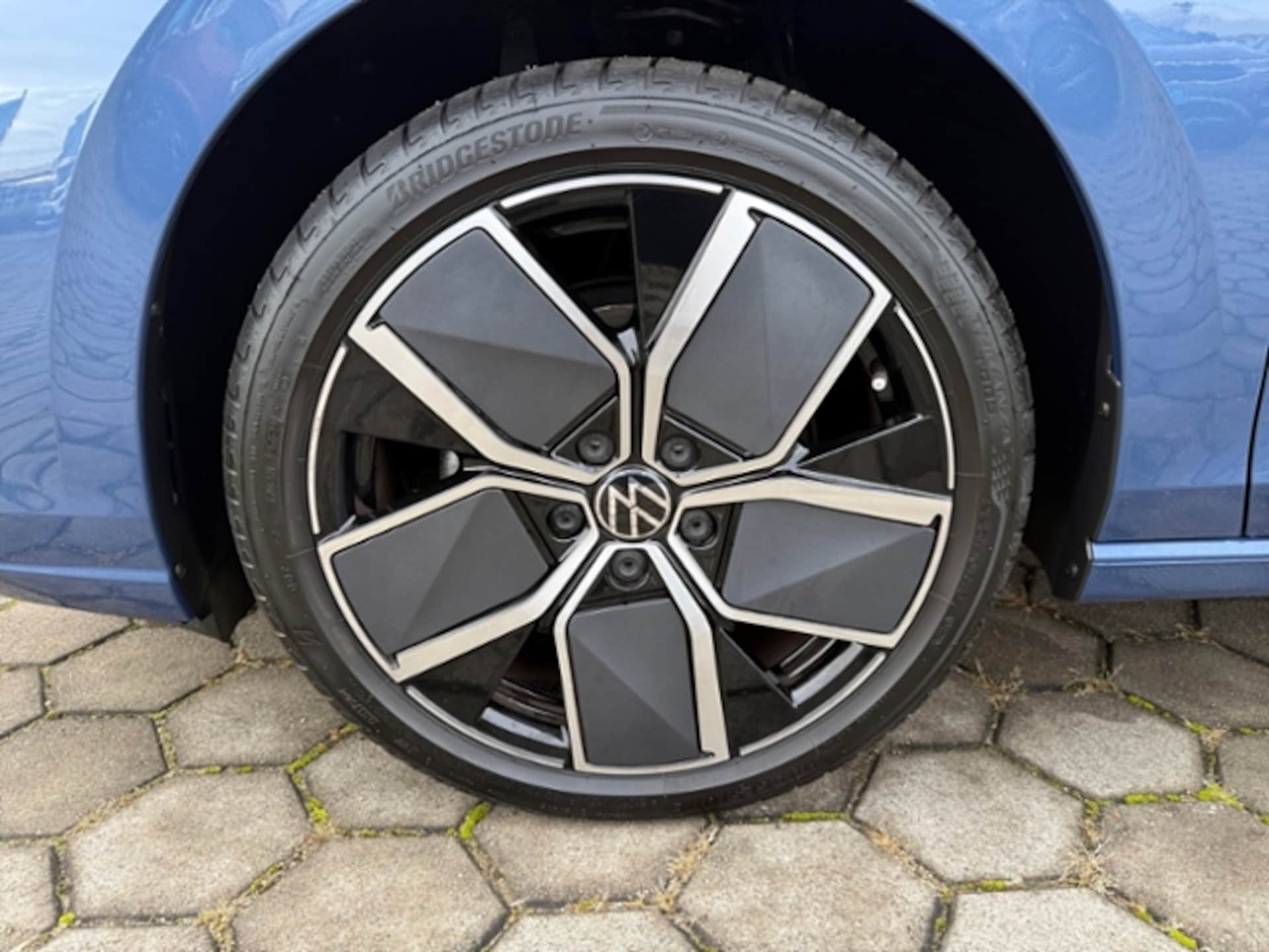 Volkswagen Golf Style