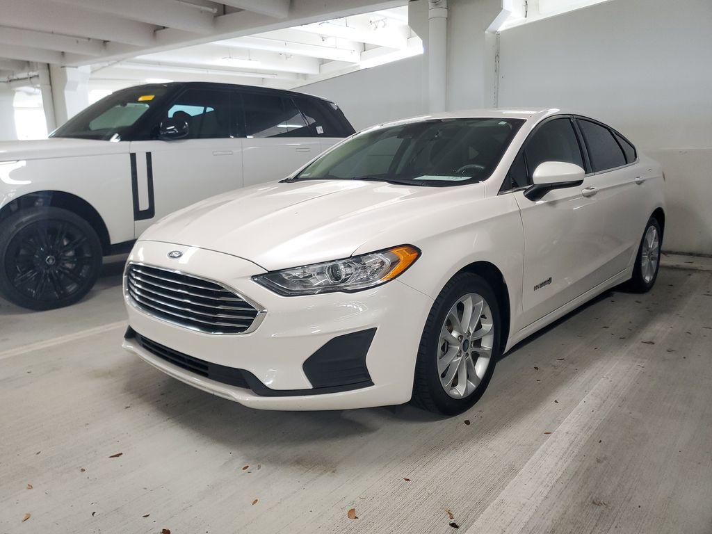 2019 Ford Fusion SE's photo