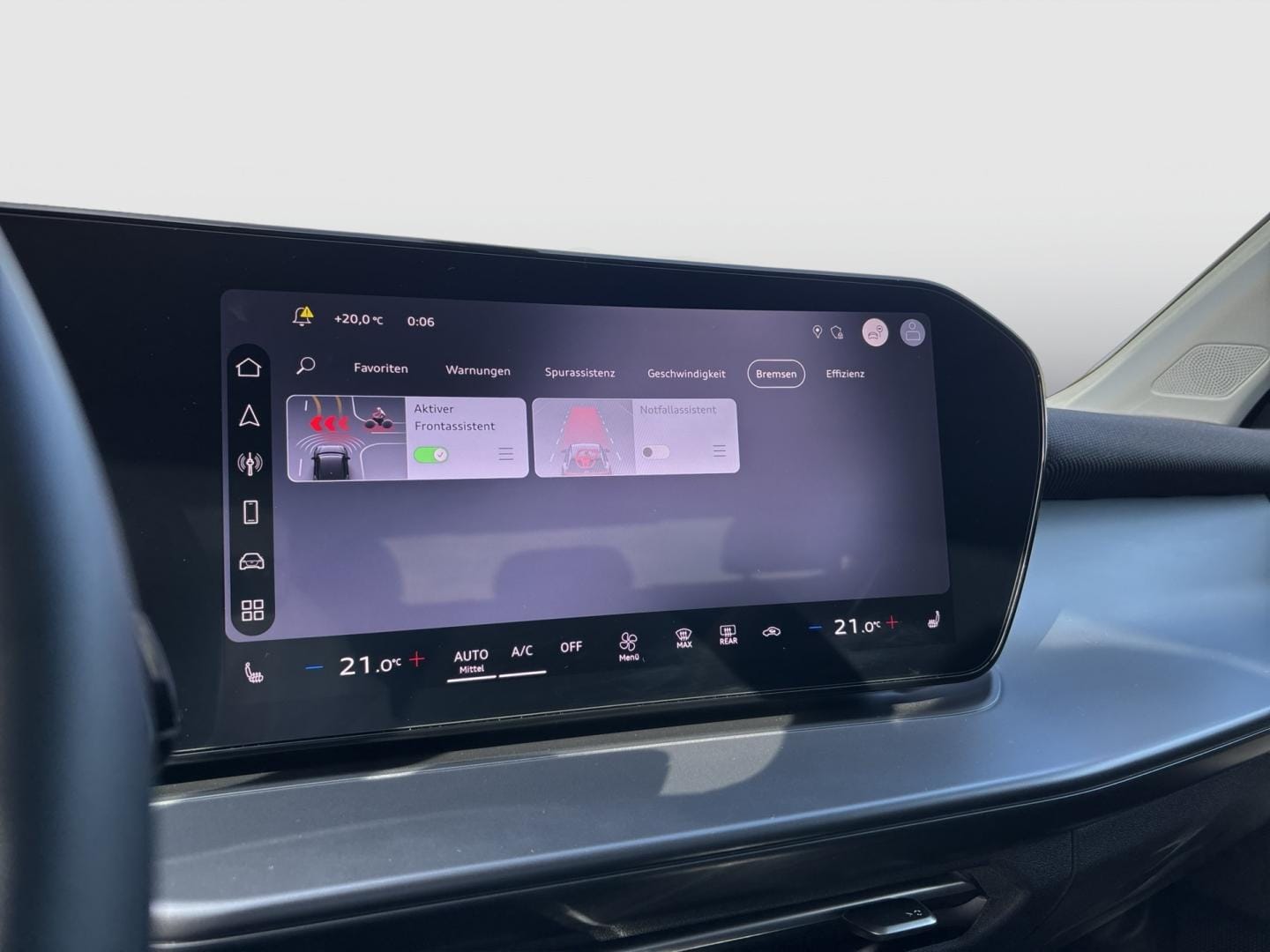 Bild über Audi Q3 SUV TFSI 110 kW S tronic - für weitere Informationen kontaktieren Sie den Audi Partner