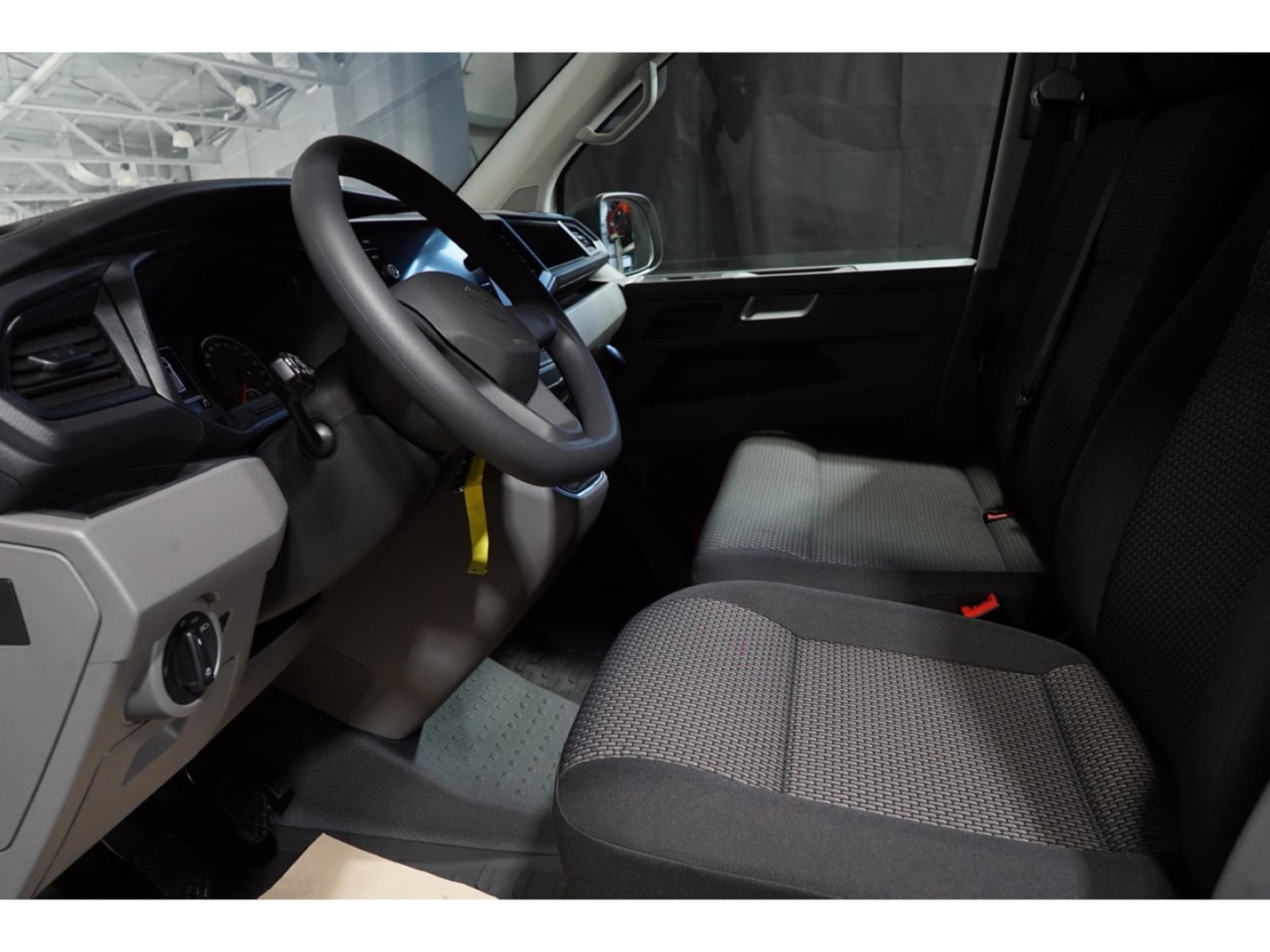 Volkswagen T6.1 Transporter Kasten langer Radstand