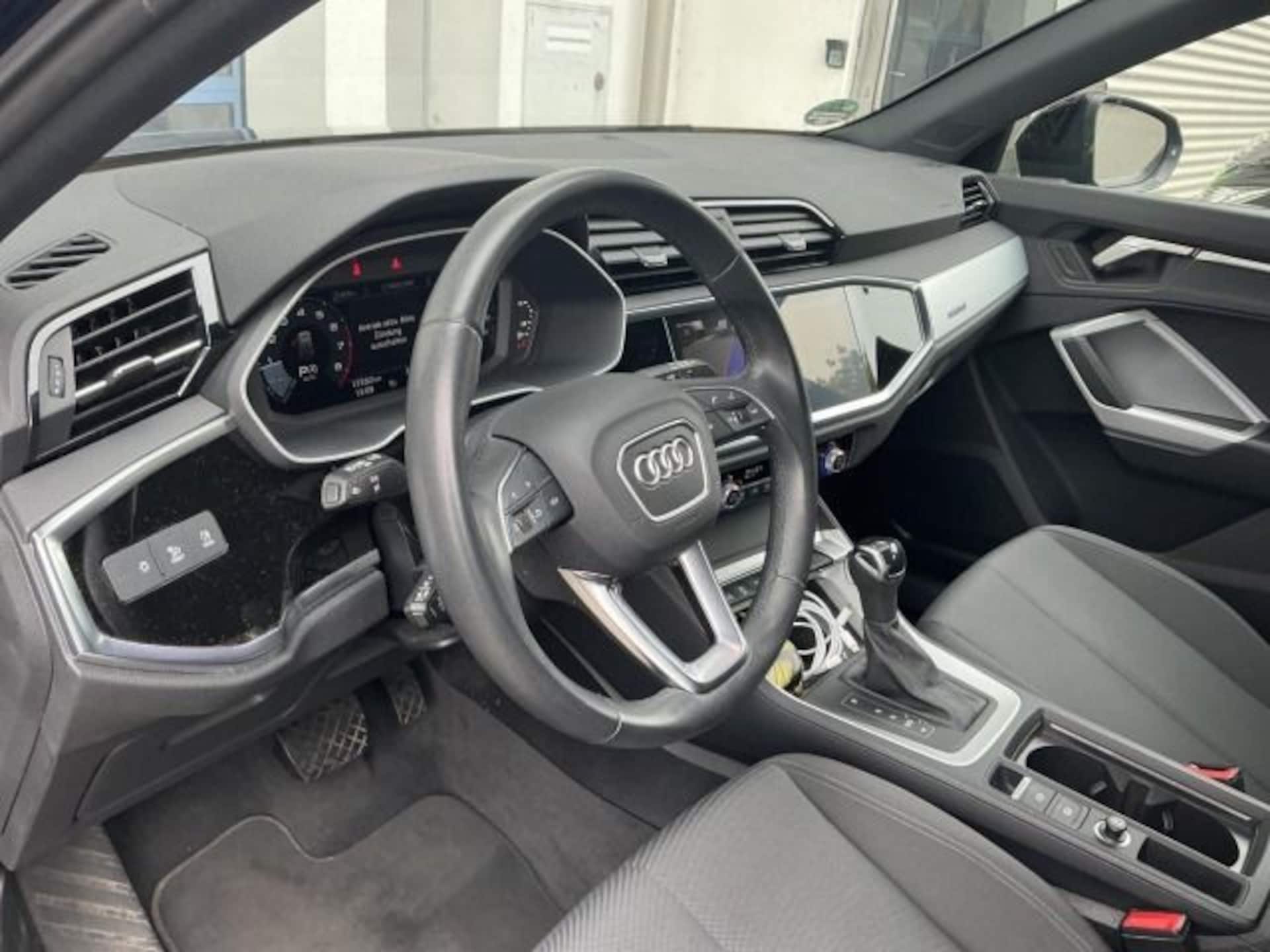 Audi Q3 Sportback S line