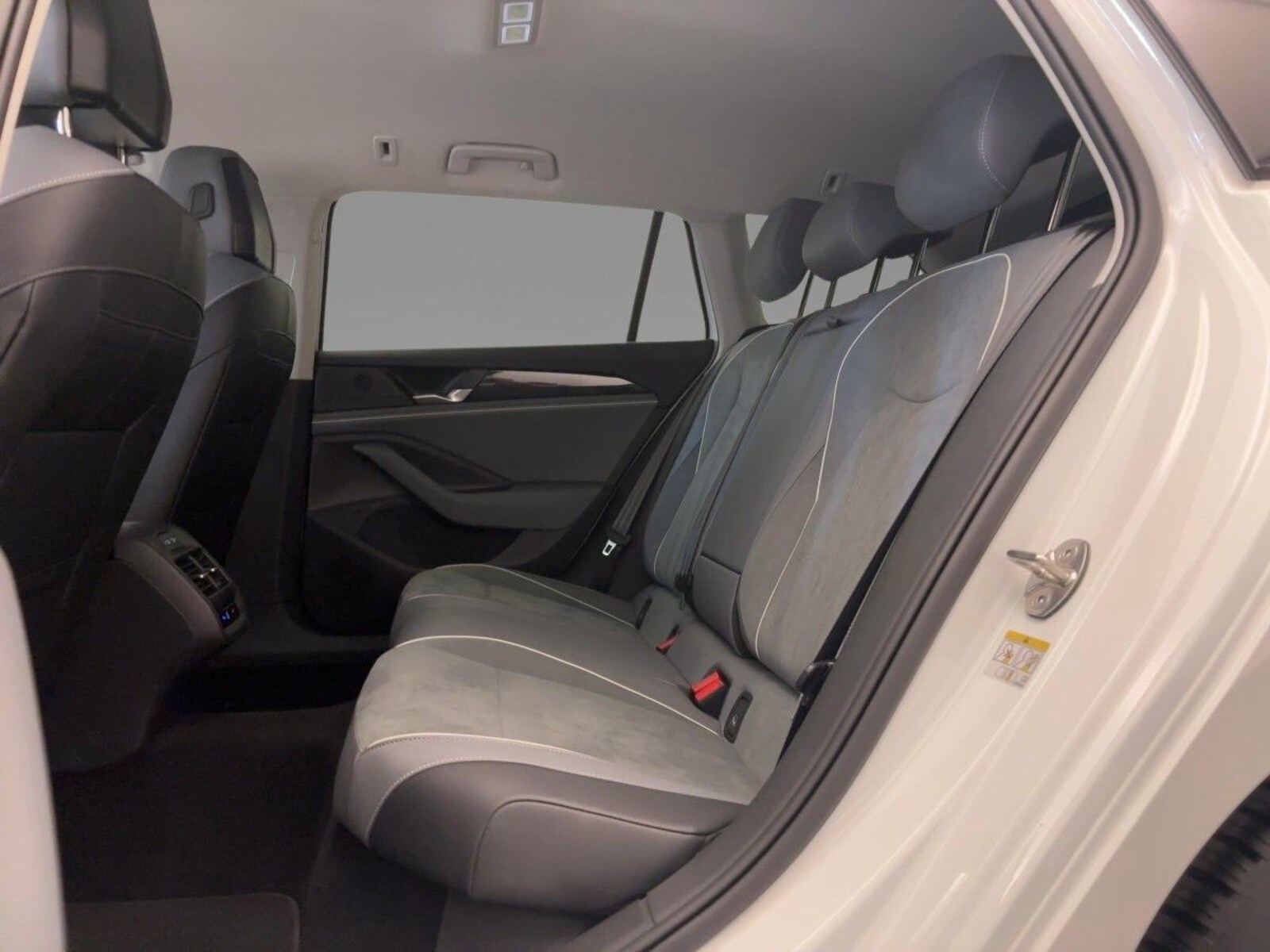 Volkswagen Passat – Bild 7