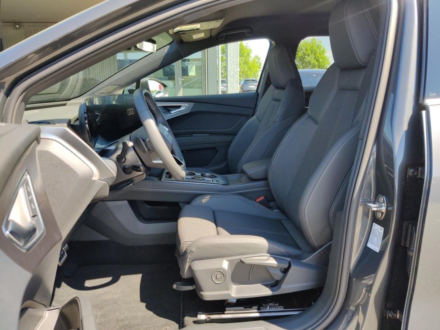 Bild über Audi Q4 SUV e-tron e-tron performance 210 kW - für weitere Informationen kontaktieren Sie den Audi Partner