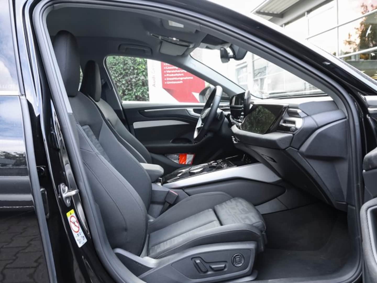 Bild über Audi A6 Avant TDI quattro 150 kW S tronic - für weitere Informationen kontaktieren Sie den Audi Partner