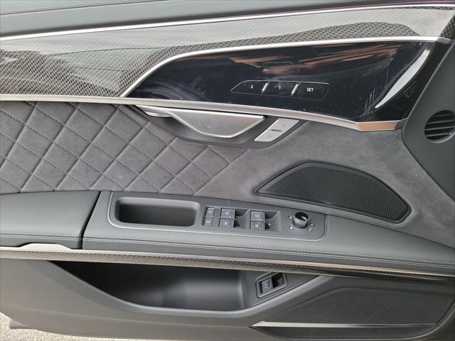 2025 Audi S8 Base - Photo 19
