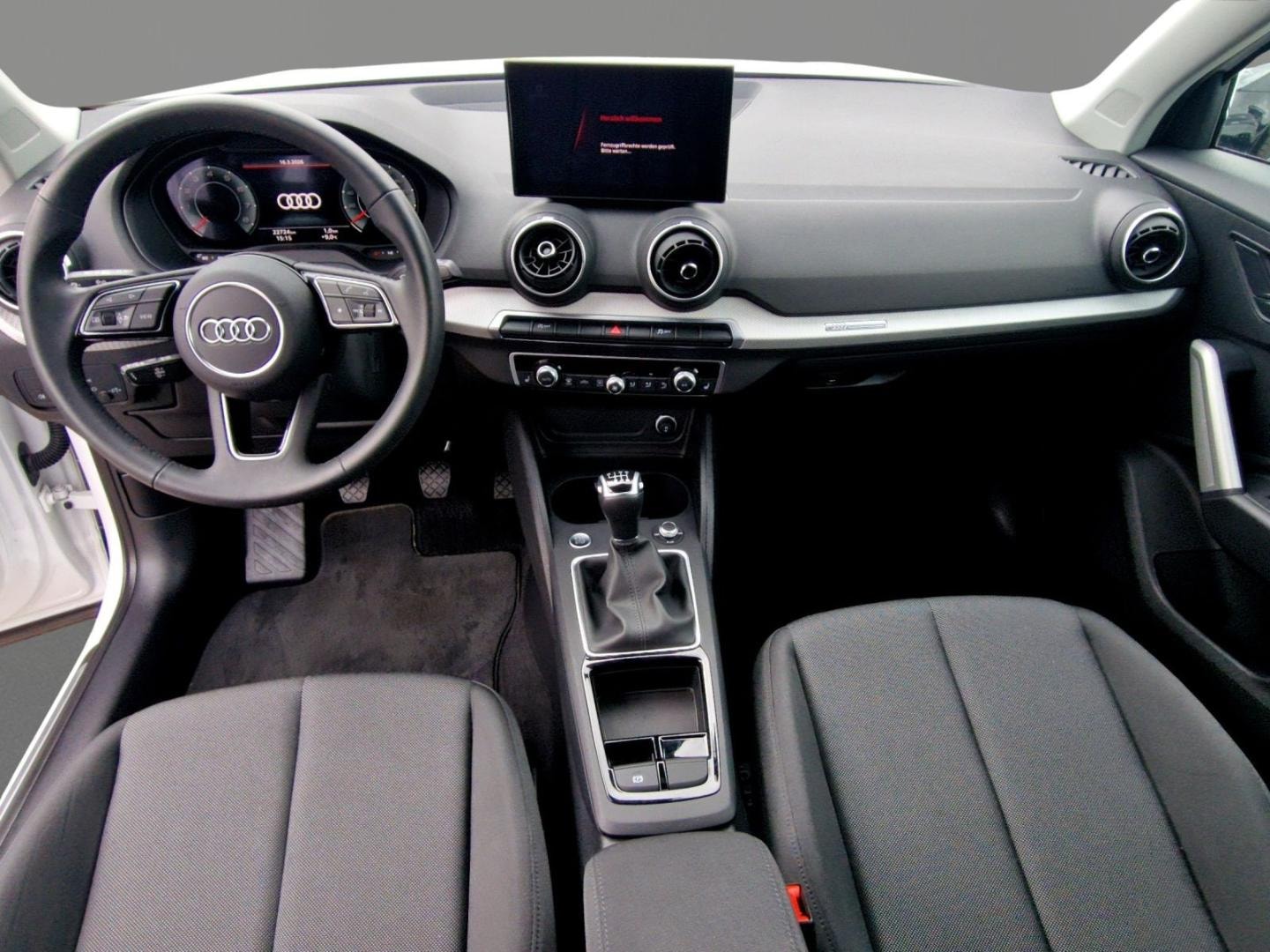 Bild über Audi Q2 advanced 30 TFSI Schaltgetriebe - für weitere Informationen kontaktieren Sie den Audi Partner