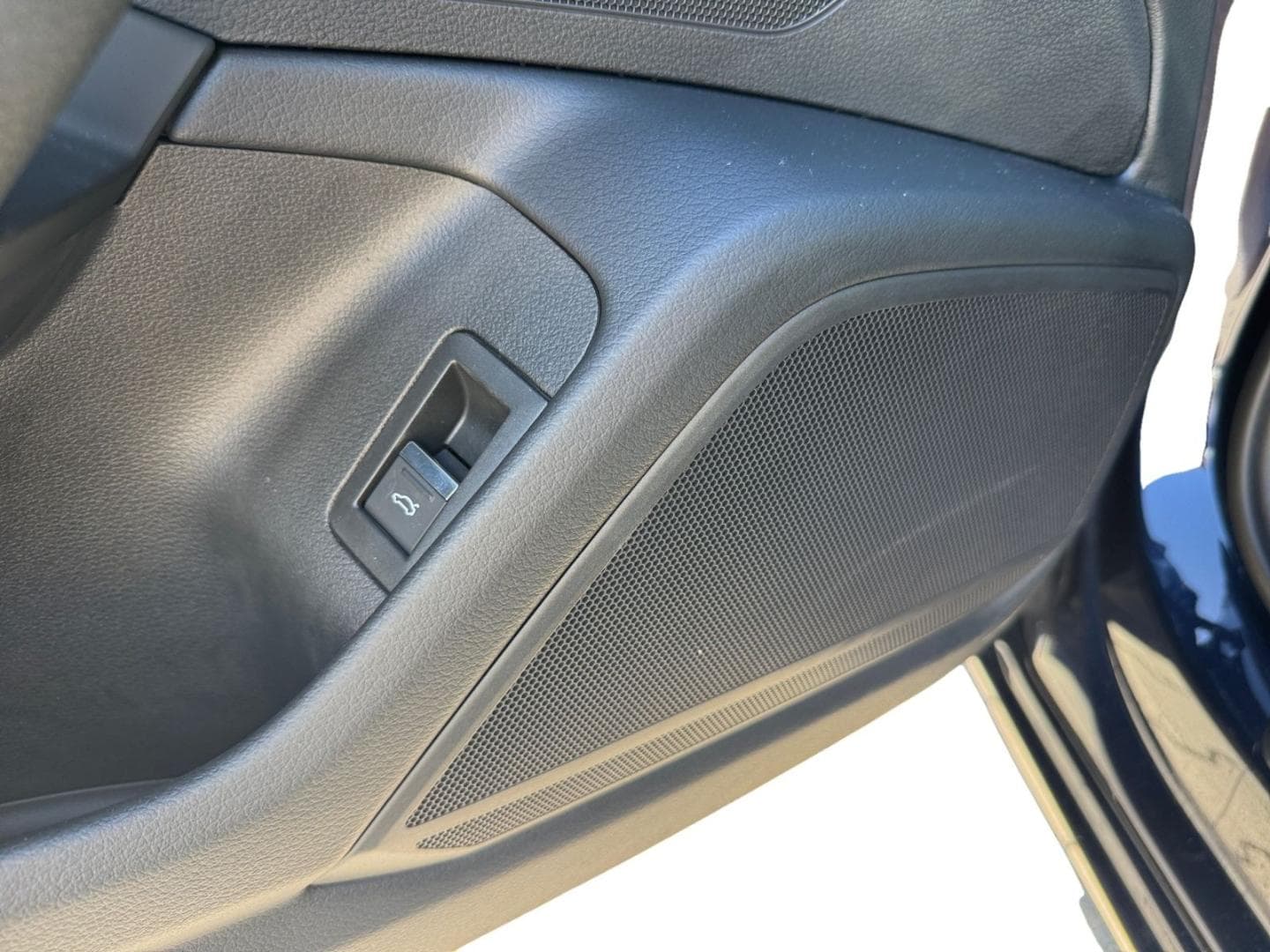 Bild über Audi A6 Avant sport 45 TFSI quattro S tronic - für weitere Informationen kontaktieren Sie den Audi Partner