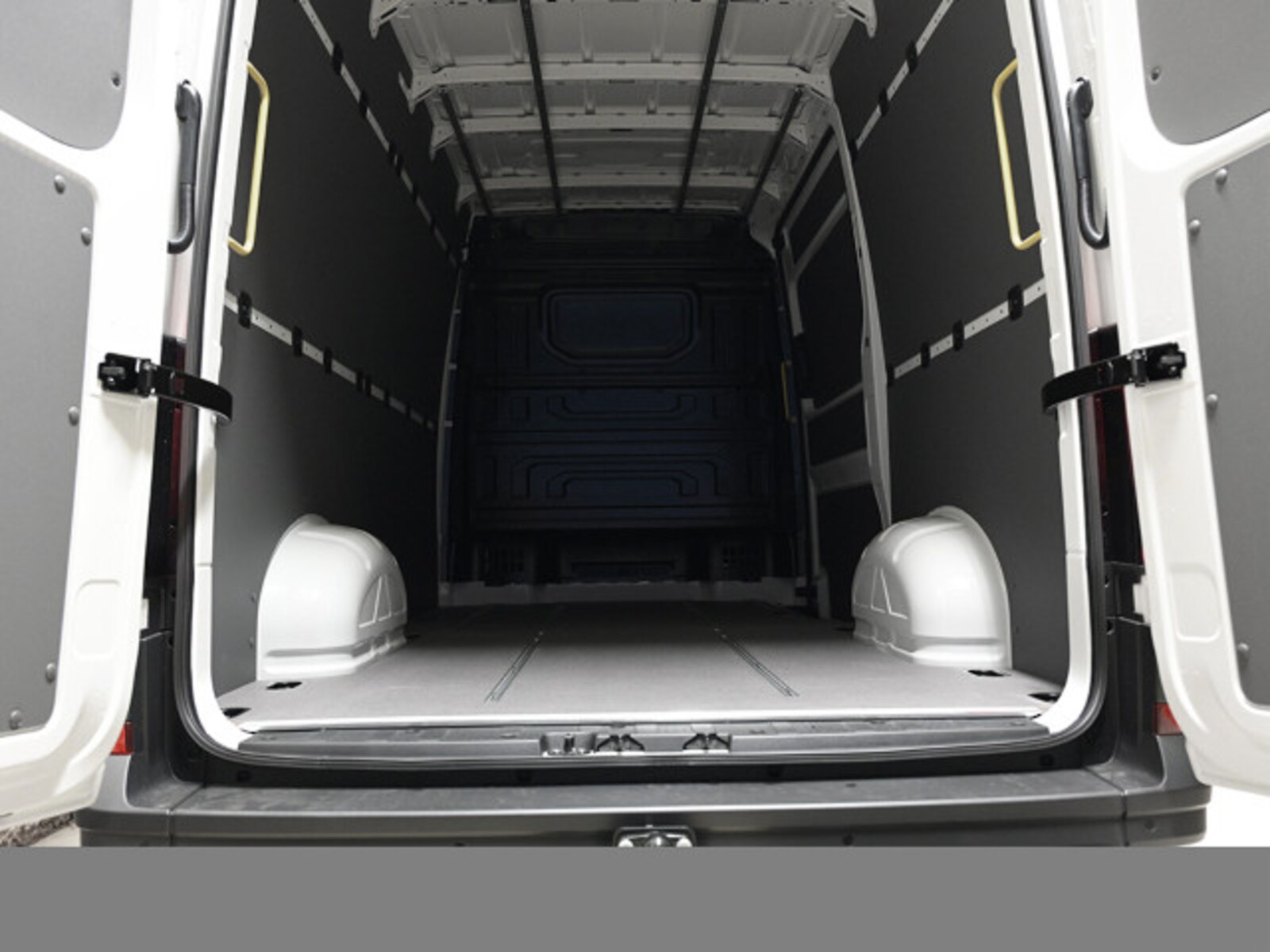 Volkswagen Crafter Kasten mittlerer Radstand – Bild 9