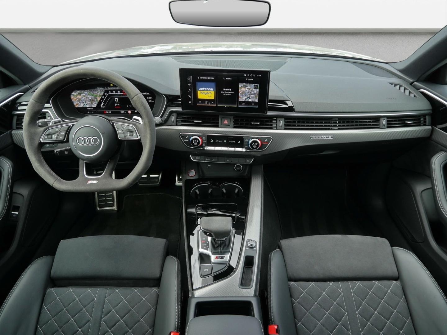 Bild über Audi RS 4 Avant TFSI quattro tiptronic - für weitere Informationen kontaktieren Sie den Audi Partner