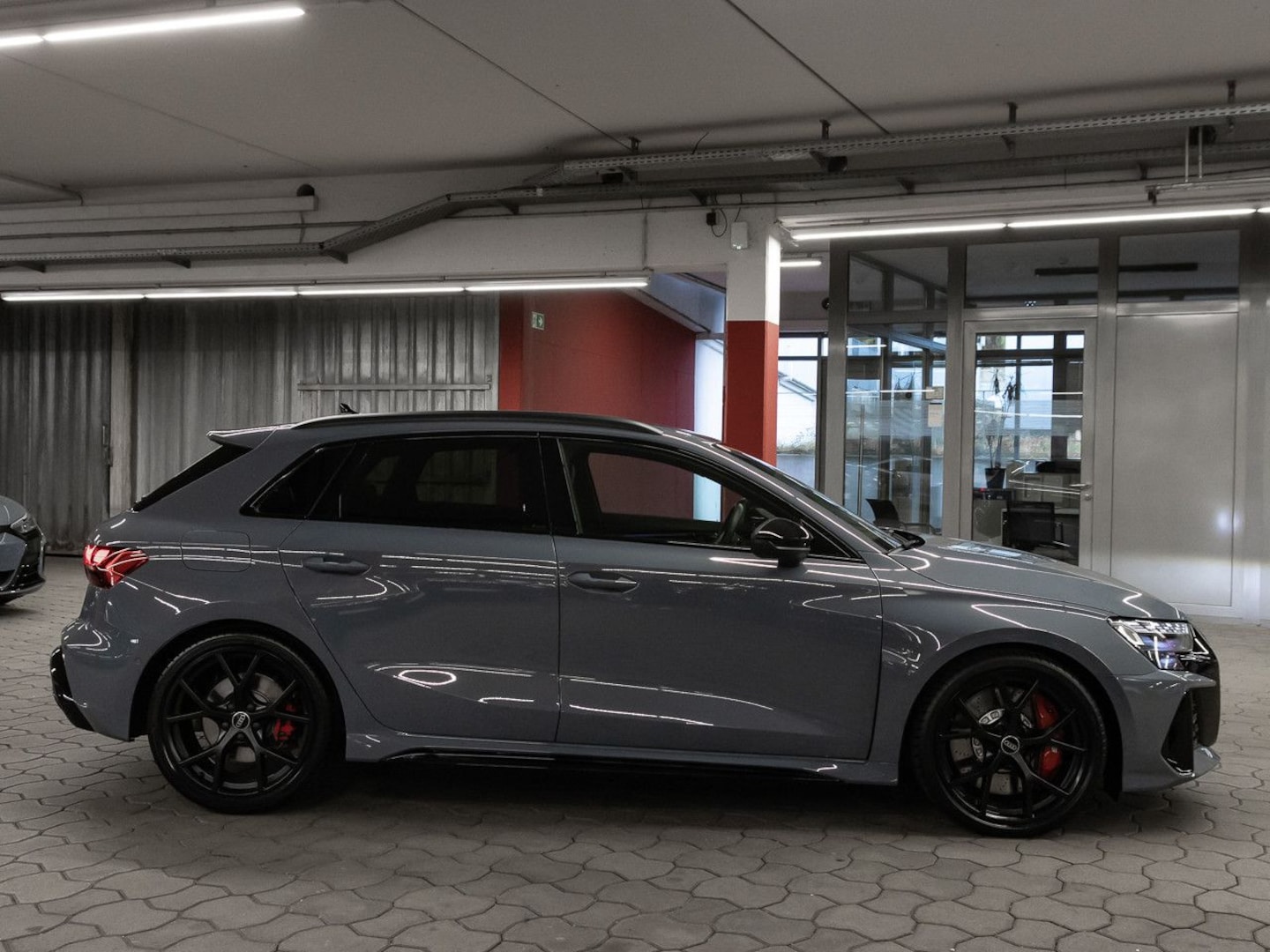 Bild über Audi RS 3 Sportback TFSI quattro 294 kW S tronic - für weitere Informationen kontaktieren Sie den Audi Partner