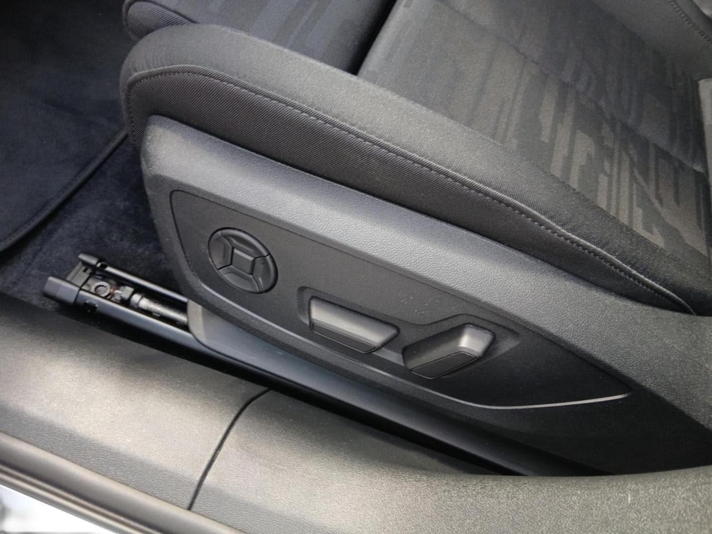 Bild über Audi A5 Avant TFSI quattro S tronic - für weitere Informationen kontaktieren Sie den Audi Partner
