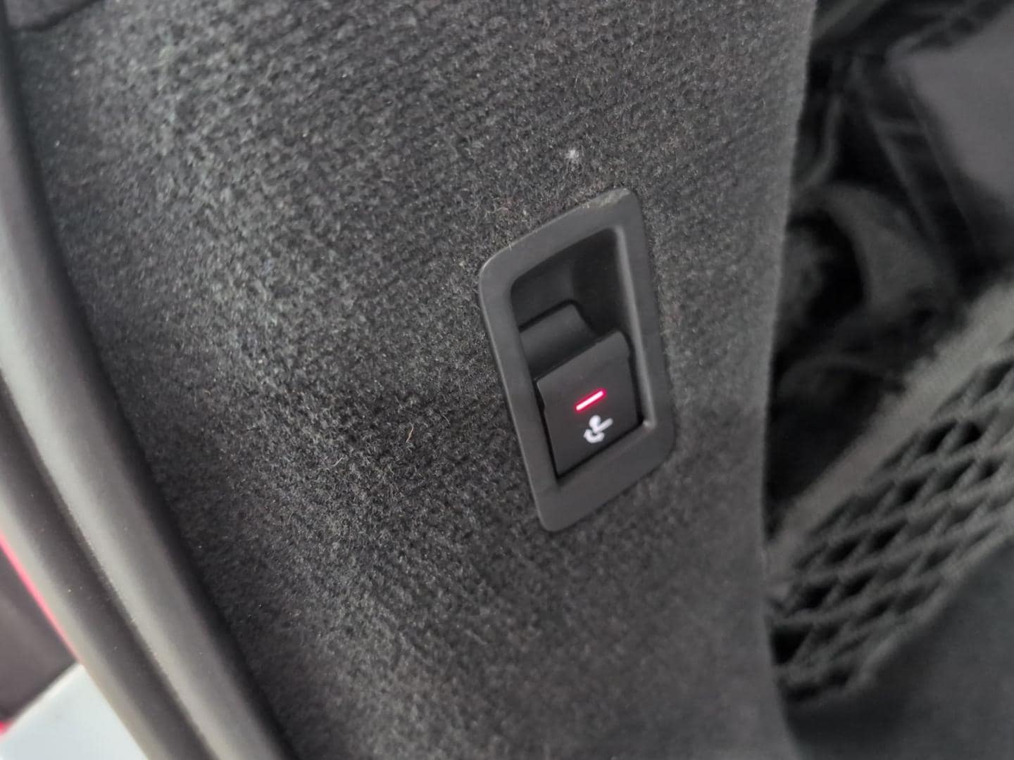 Bild über Audi S6 Avant TDI quattro tiptronic - für weitere Informationen kontaktieren Sie den Audi Partner