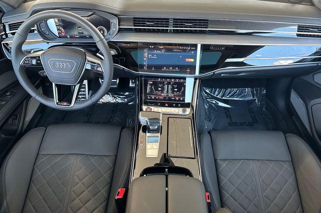 2025 Audi S8 Base - Photo 11