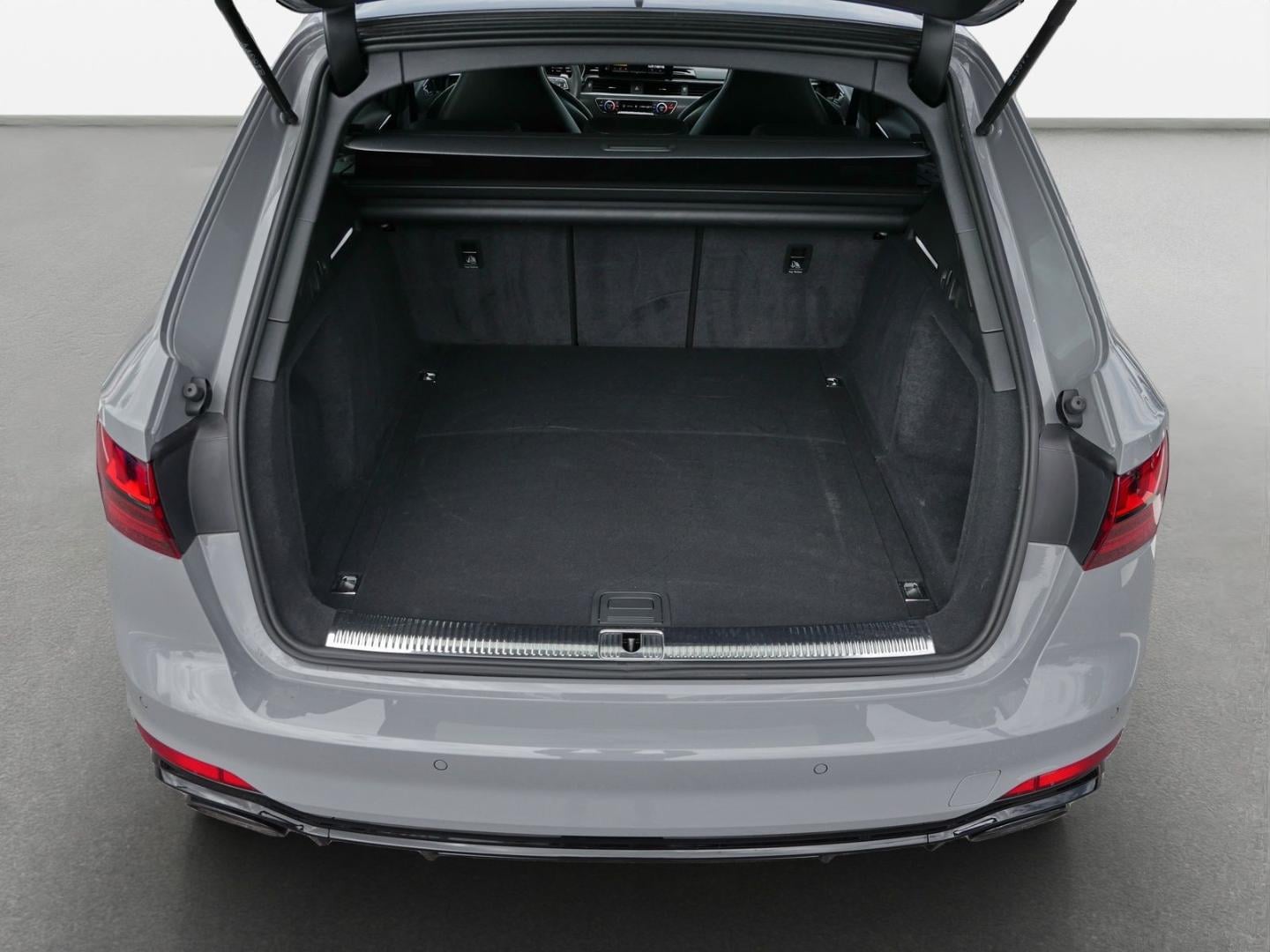 Bild über Audi RS 4 Avant TFSI quattro tiptronic - für weitere Informationen kontaktieren Sie den Audi Partner