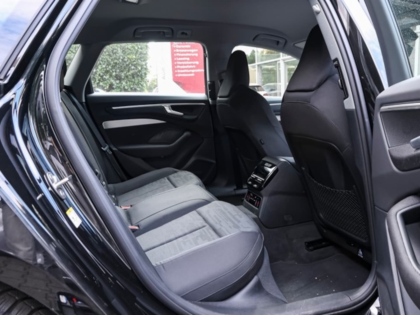 Bild über Audi A6 Avant TDI quattro 150 kW S tronic - für weitere Informationen kontaktieren Sie den Audi Partner