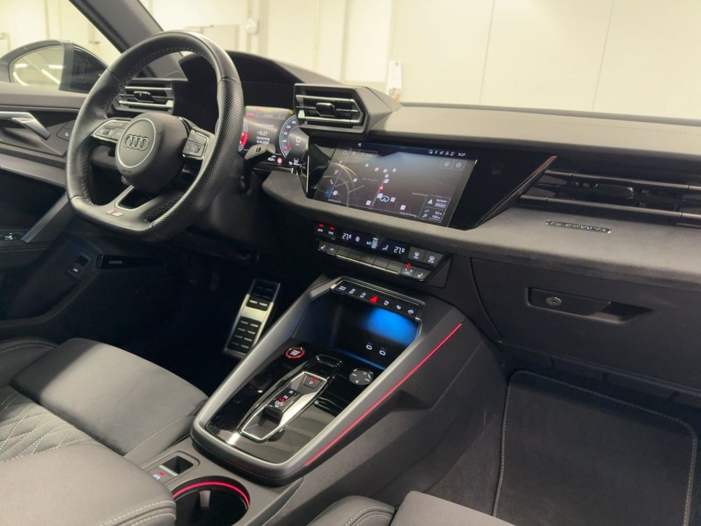 Bild über Audi S3 Sportback TFSI quattro S tronic - für weitere Informationen kontaktieren Sie den Audi Partner
