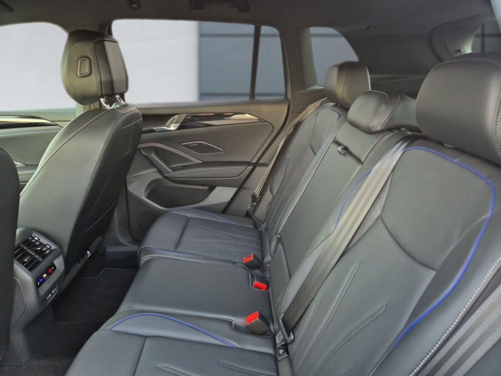 Volkswagen Tiguan – Bild 10