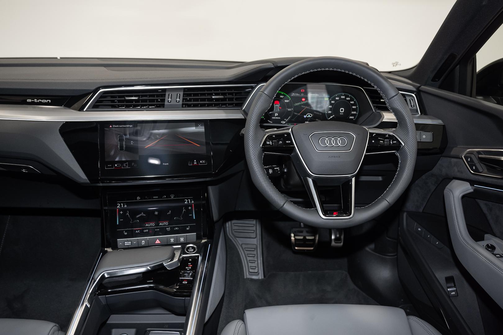 Image about Audi Q8 e-tron 55 e-tron quattro Launch Edition 300,00 kW