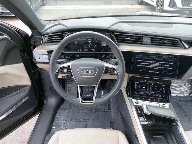 2024 Audi Q8 Sportback e-tron Premium Plus - Photo 16