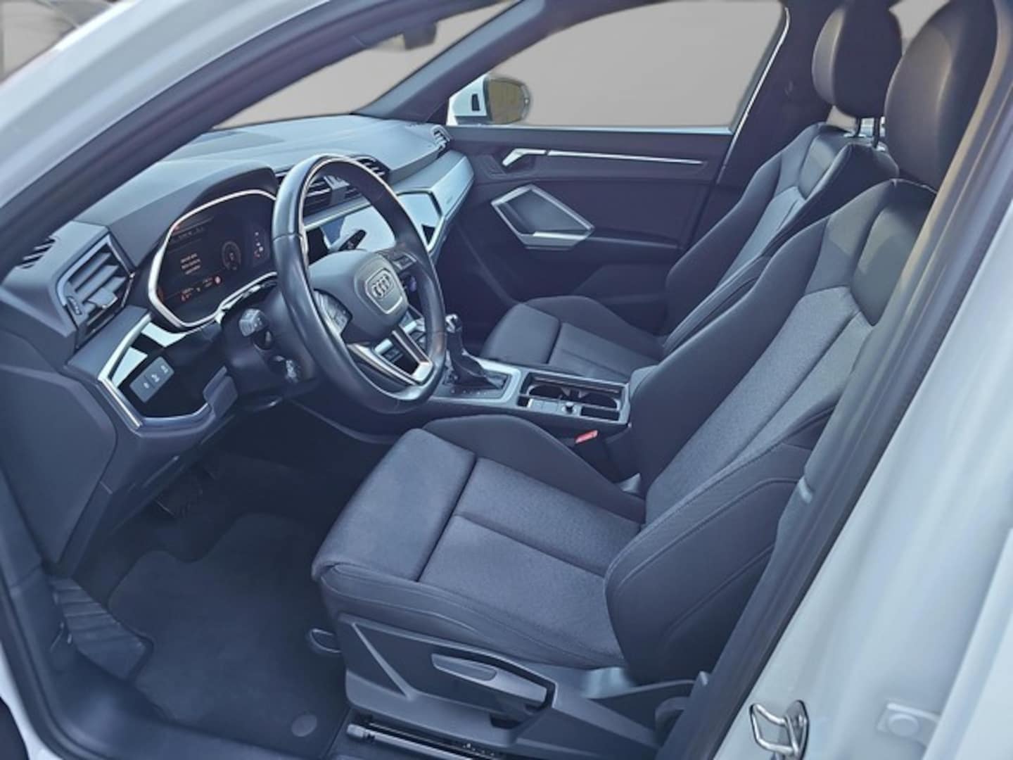 Bild über Audi Q3 Sportback S line 40 TFSI quattro S tronic - für weitere Informationen kontaktieren Sie den Audi Partner