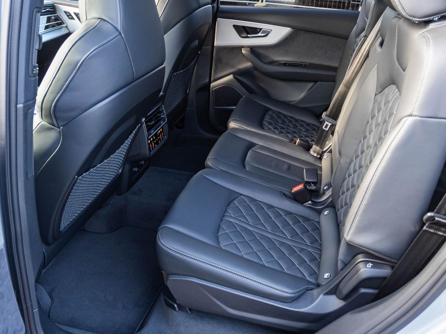 Bild über Audi Q7 SUV S line business TFSI quattro 250 kW tiptronic - für weitere Informationen kontaktieren Sie den Audi Partner