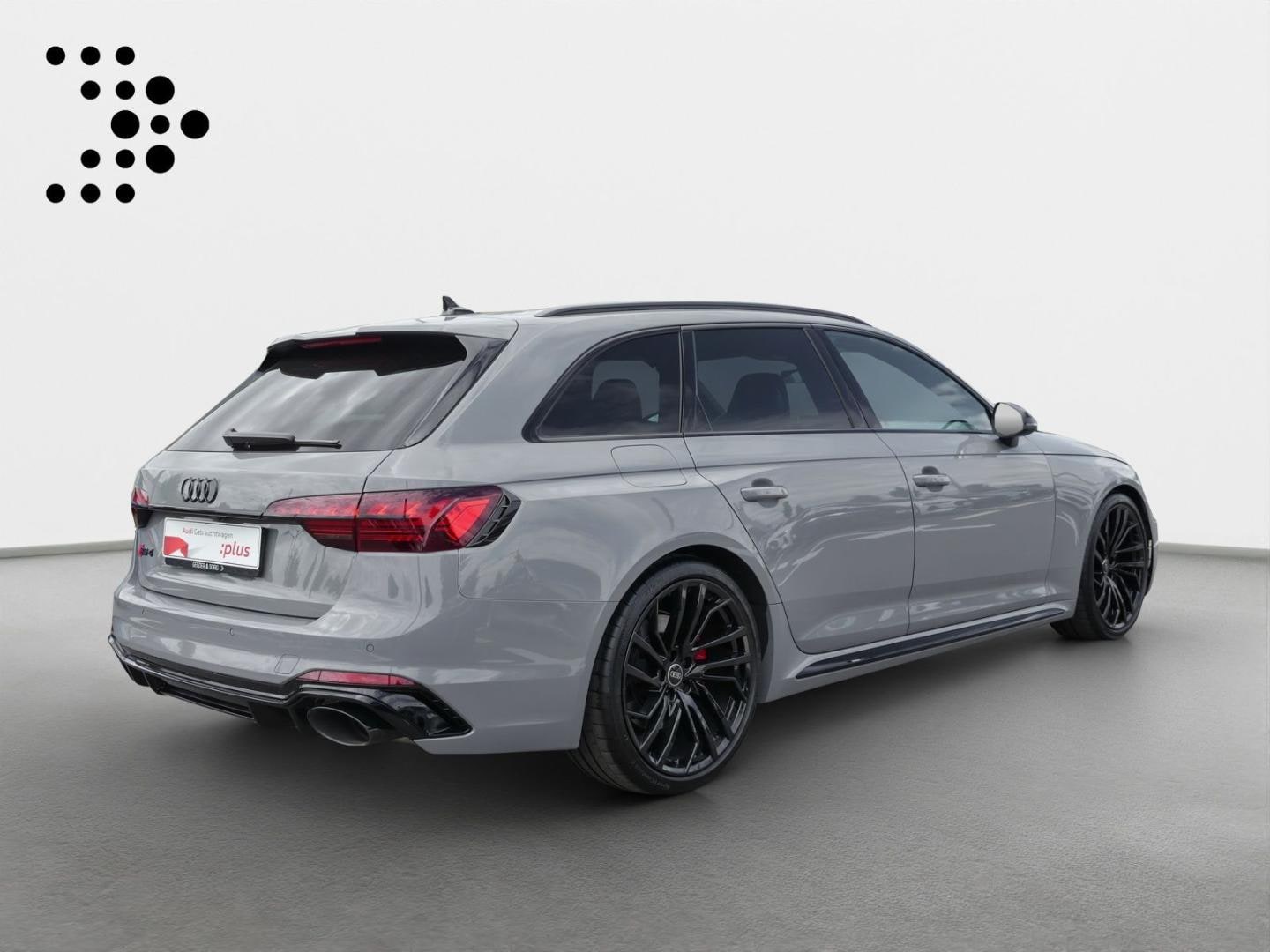 Bild über Audi RS 4 Avant TFSI quattro tiptronic - für weitere Informationen kontaktieren Sie den Audi Partner