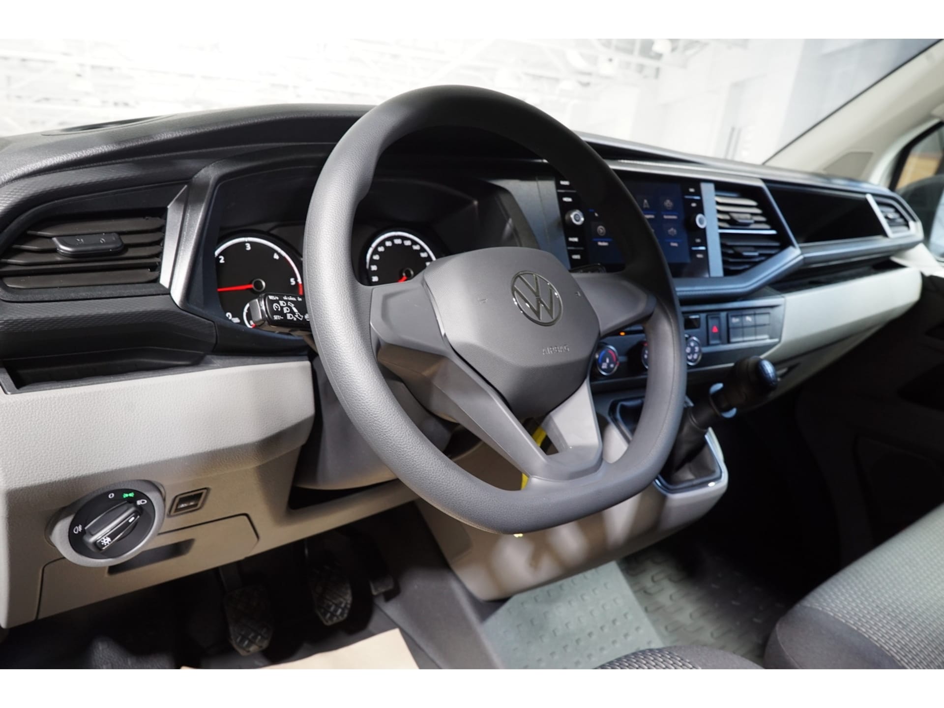 Volkswagen T6.1 Transporter Kasten langer Radstand