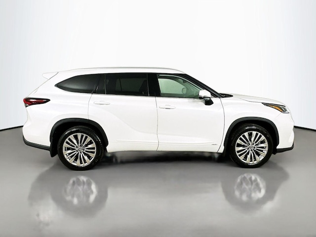 2025 Toyota Highlander Hybrid