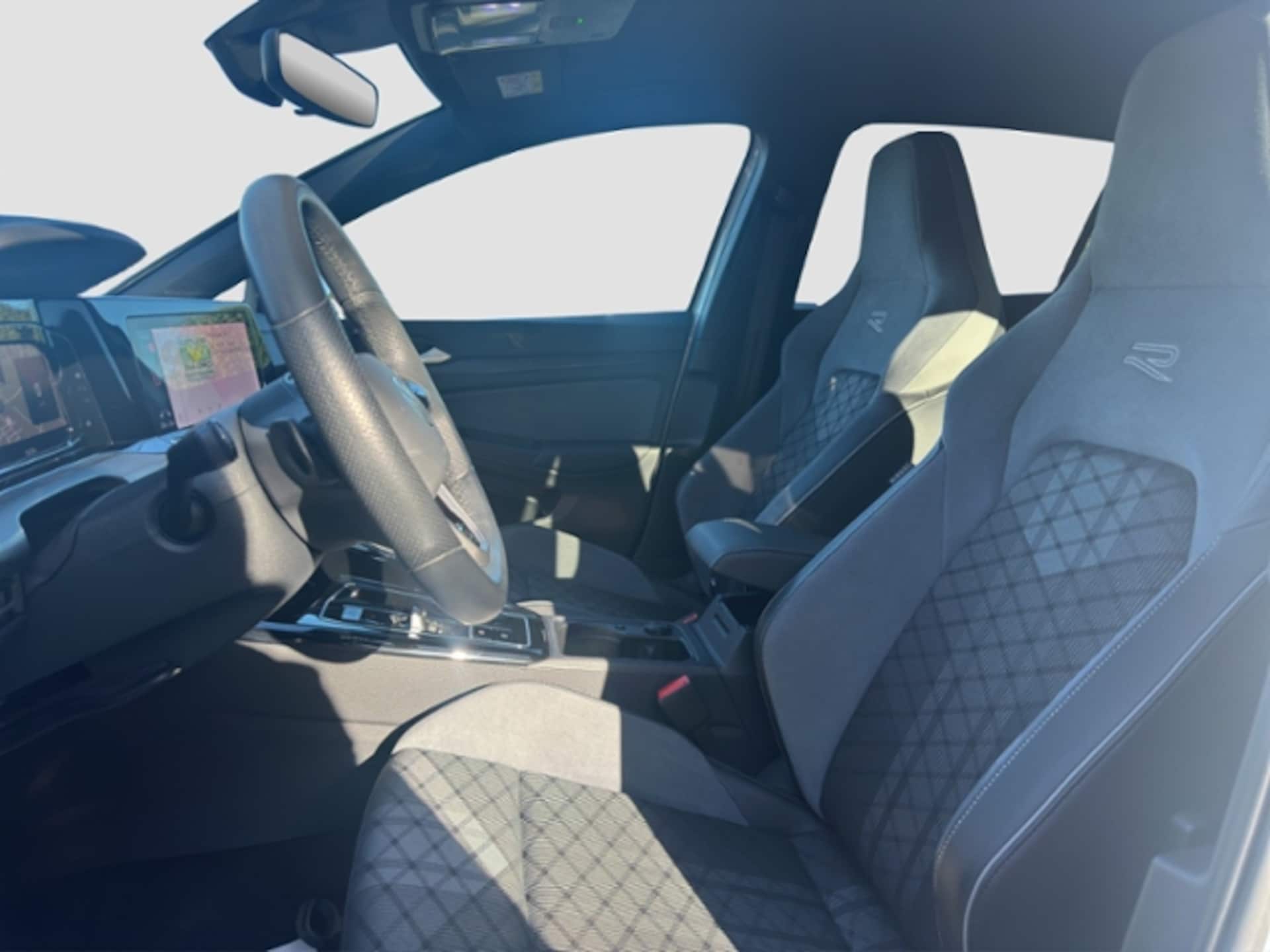Volkswagen Golf R-Line