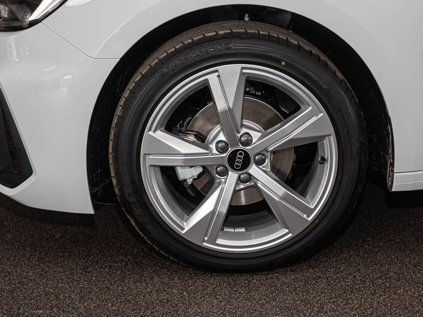 Bild über Audi A1 Sportback S line 35 TFSI S tronic - für weitere Informationen kontaktieren Sie den Audi Partner