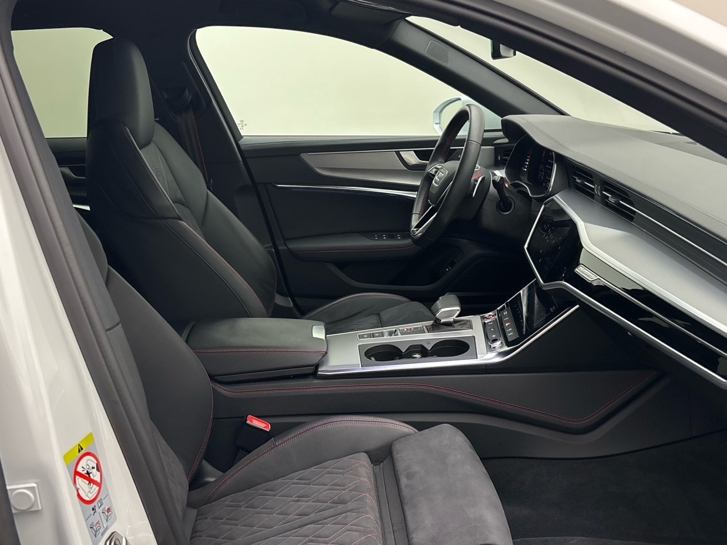 Bild über Audi S6 Avant TDI quattro tiptronic - für weitere Informationen kontaktieren Sie den Audi Partner