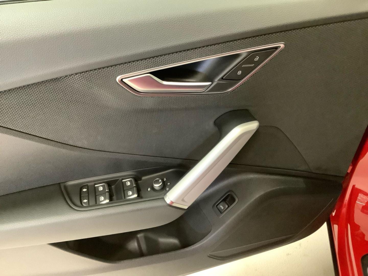 Bild über Audi Q2 S line 40 TFSI quattro S tronic - für weitere Informationen kontaktieren Sie den Audi Partner