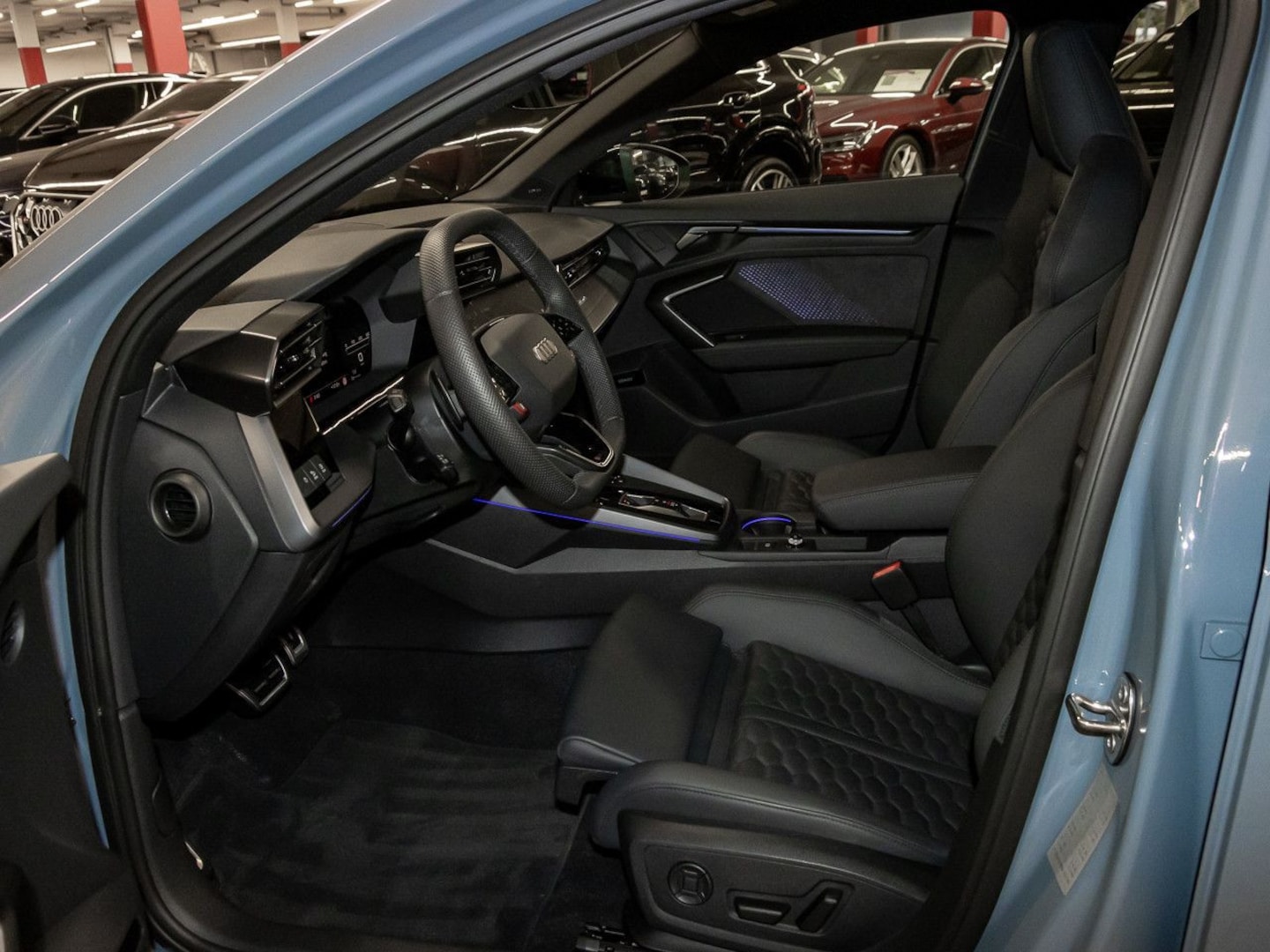 Bild über Audi RS 3 Sportback TFSI quattro 294 kW S tronic - für weitere Informationen kontaktieren Sie den Audi Partner