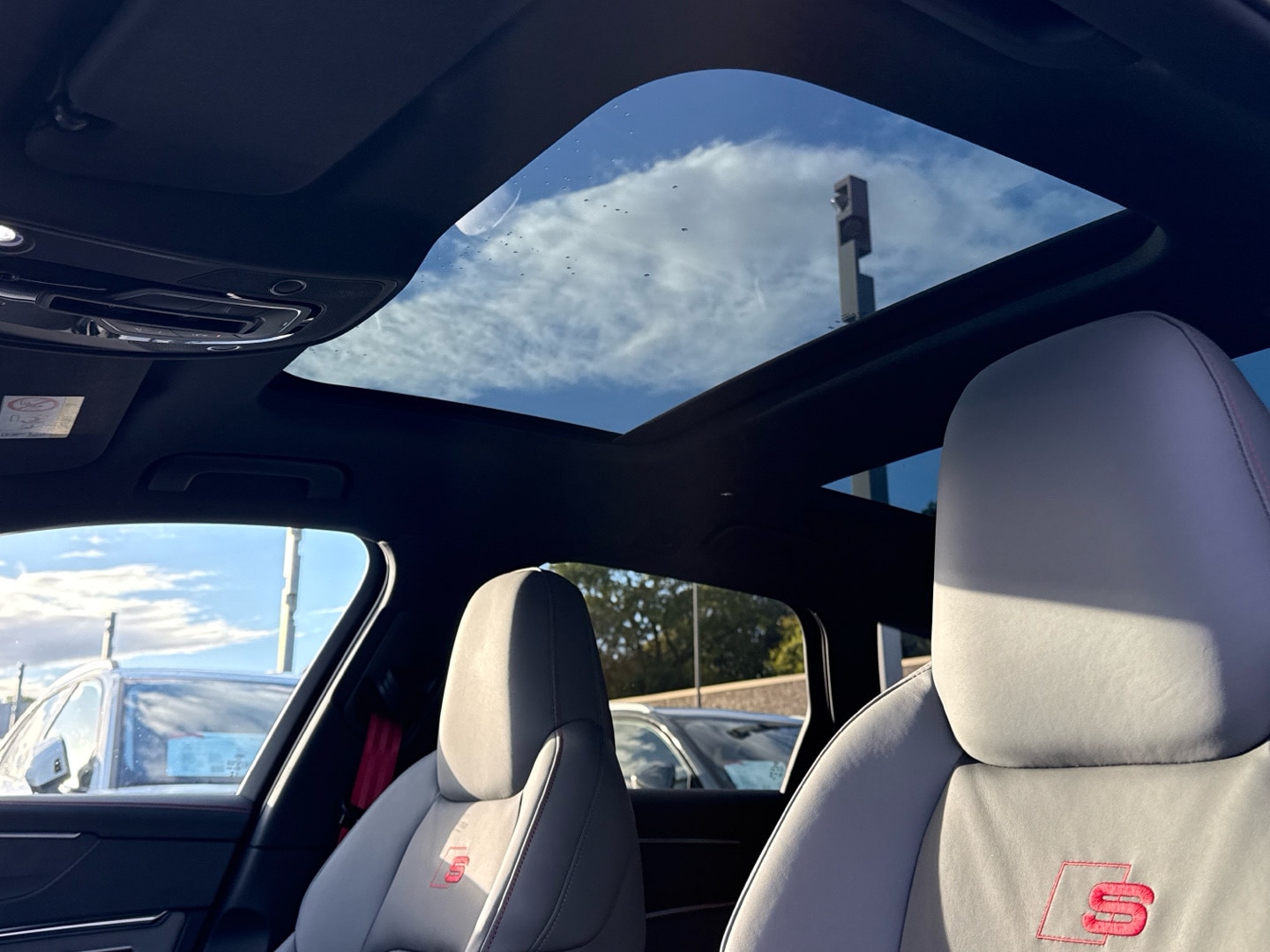 Bild über Audi S6 Avant TDI quattro tiptronic - für weitere Informationen kontaktieren Sie den Audi Partner