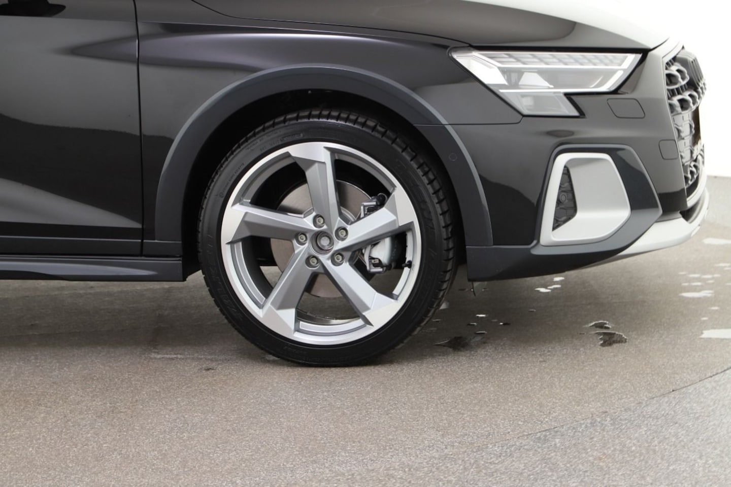 Bild über Audi A3 allstreet 35 TFSI S tronic - für weitere Informationen kontaktieren Sie den Audi Partner