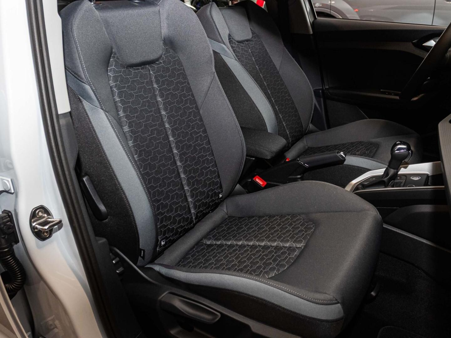 Bild über Audi A1 Sportback S line 35 TFSI S tronic - für weitere Informationen kontaktieren Sie den Audi Partner