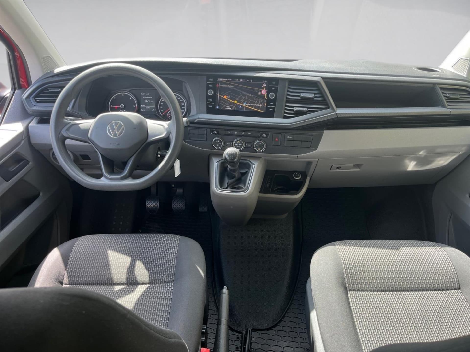 Volkswagen T6.1 Caravelle langer Radstand Trendline