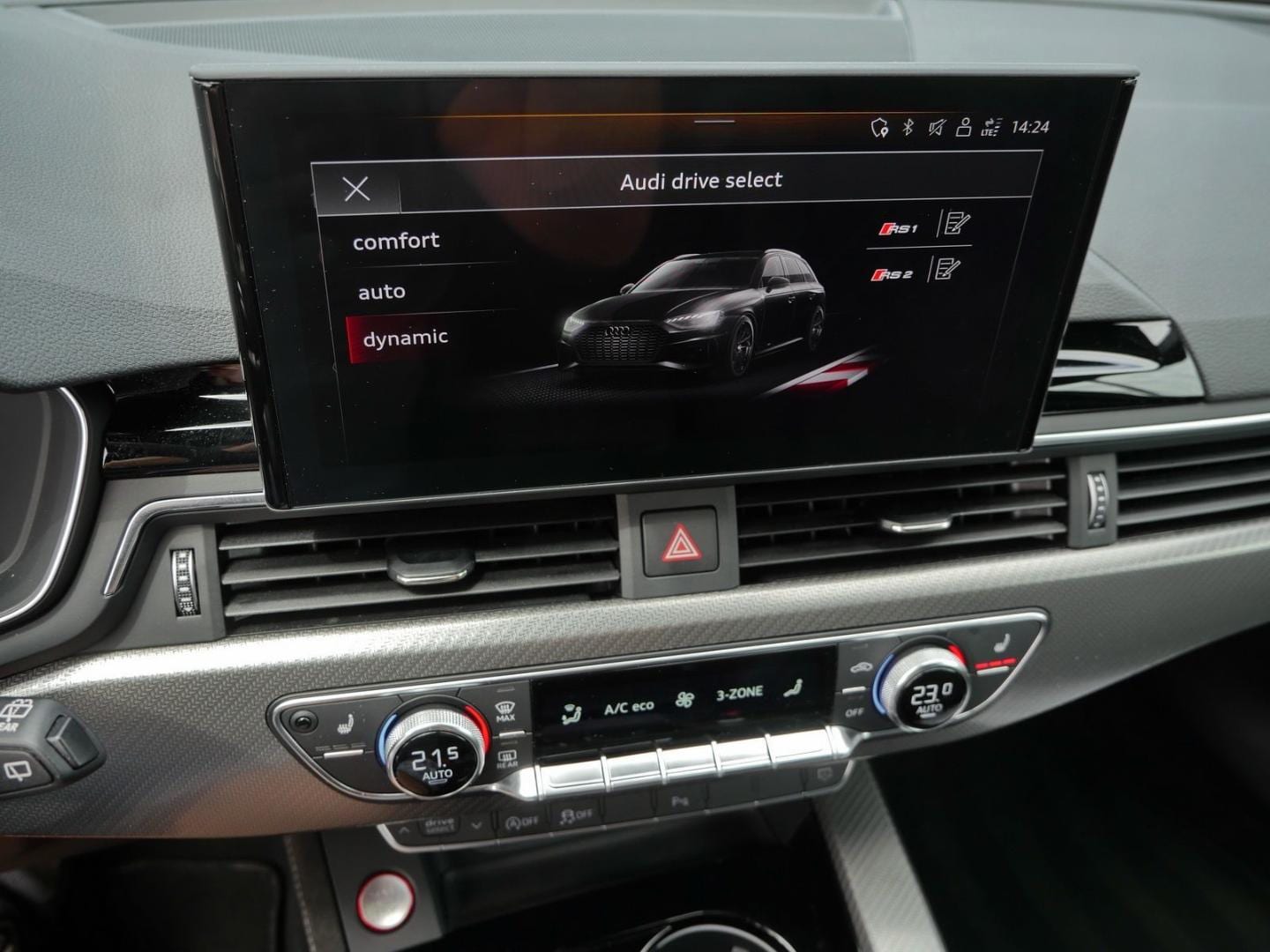 Bild über Audi RS 4 Avant TFSI quattro tiptronic - für weitere Informationen kontaktieren Sie den Audi Partner