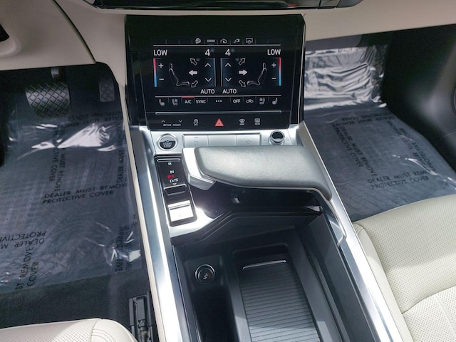 2024 Audi Q8 Sportback e-tron Premium Plus - Photo 22