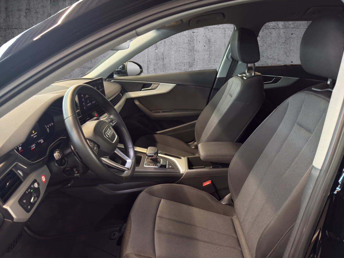 Bild über Audi A4 Avant 40 TFSI quattro S tronic - für weitere Informationen kontaktieren Sie den Audi Partner