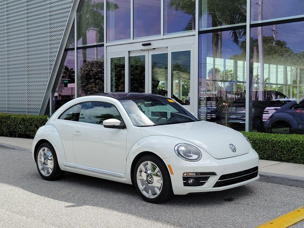 2019 Volkswagen Beetle 2.0T SE Auto's photo