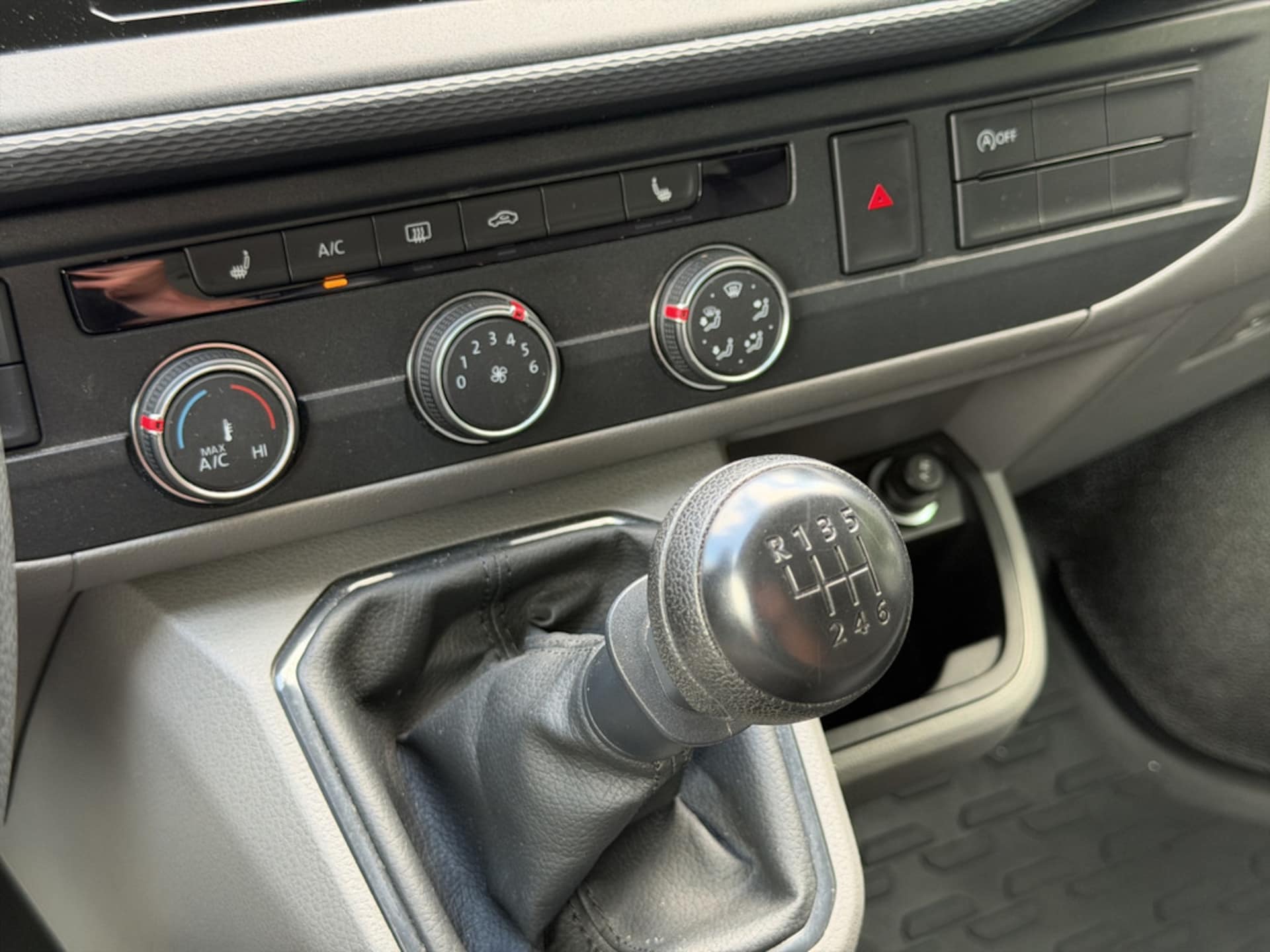 Volkswagen T6.1 Transporter Kombi kurzer Radstand