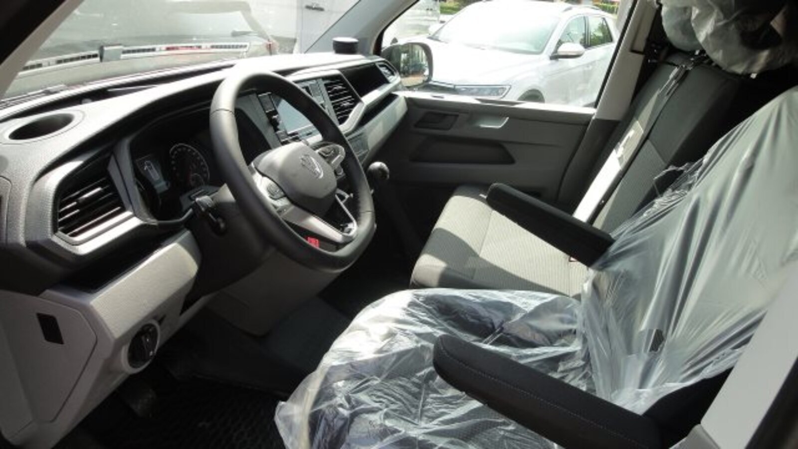 Volkswagen T6.1 Transporter Kasten langer Radstand – Bild 12