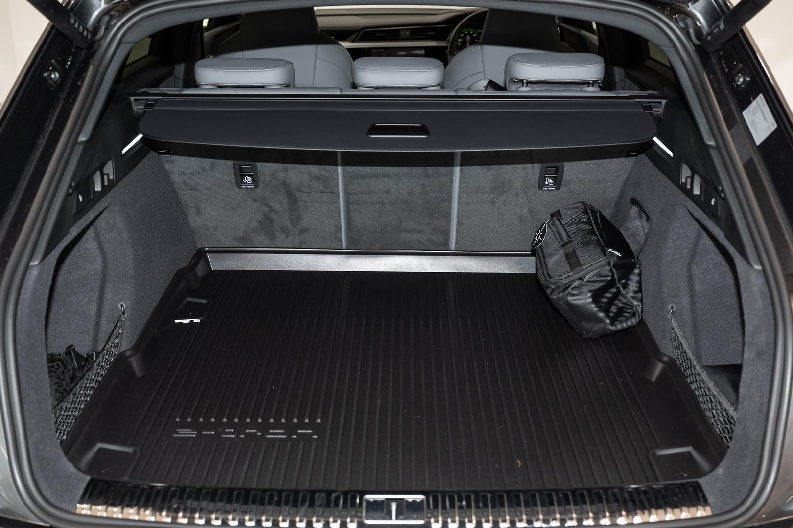 Image about Audi Q8 e-tron 55 e-tron quattro Launch Edition 300,00 kW