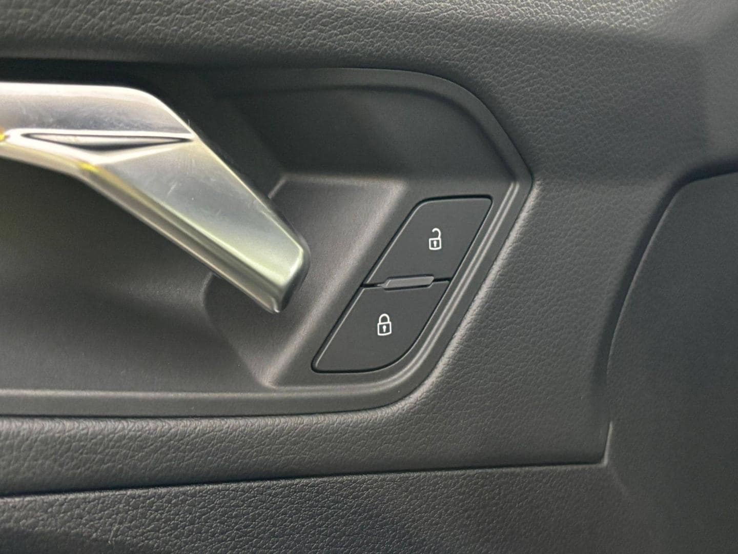 Image about Audi Q3 Sportback TFSI e S line 45 TFSI e 180 kW (245 ch) S tronic