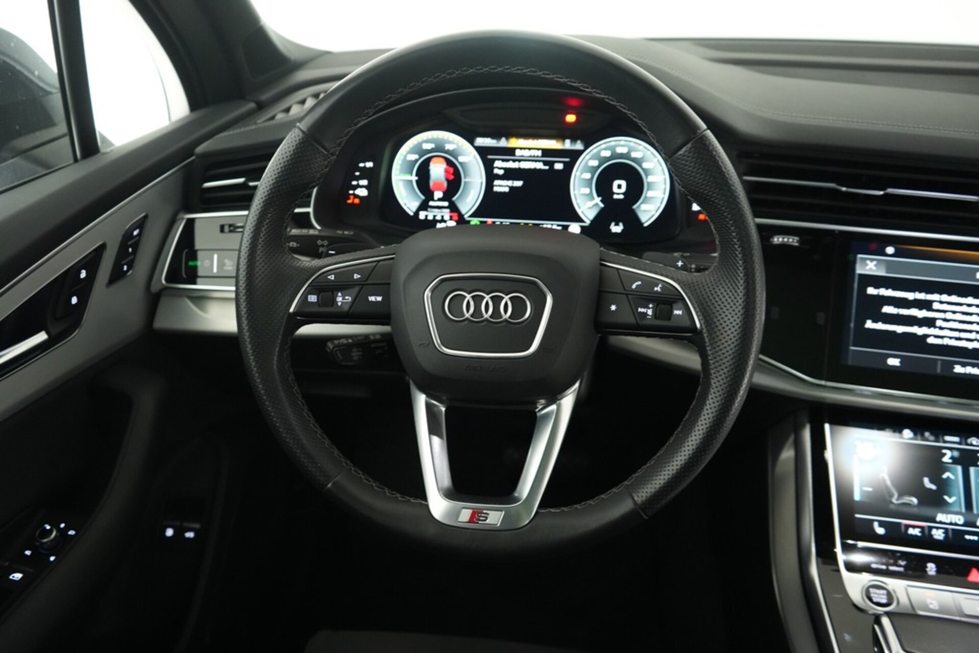 Audi Q7 SUV TFSI e S line